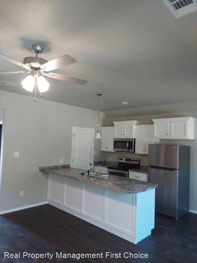 Building Photo - 2 br, 2.5 bath House - 2124 Ingalls Lane S...