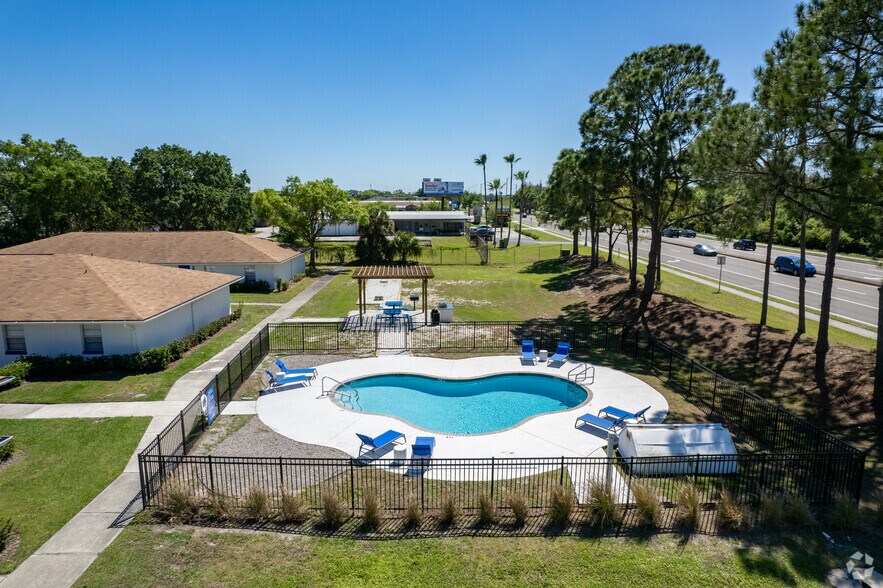 Topaz Retreat 1776 Harden Blvd Lakeland FL 33803 Apartment Finder