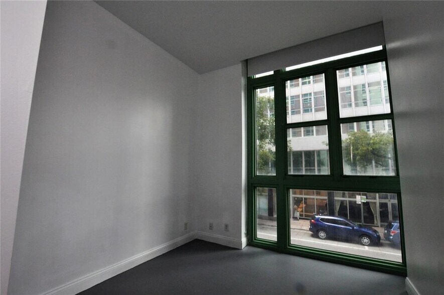 Building Photo - 101 E Flagler St