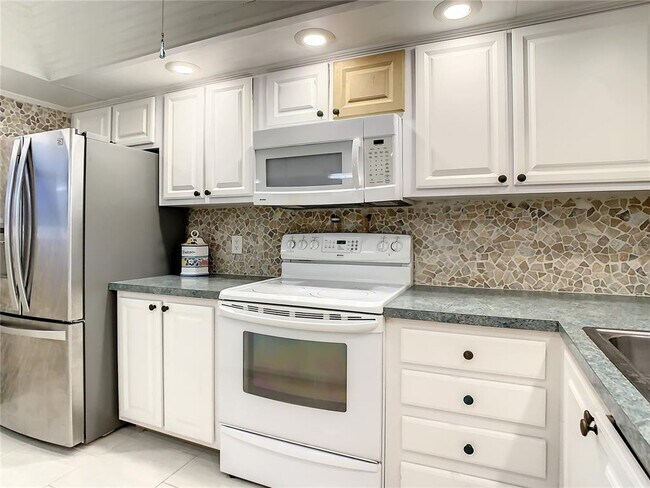 Building Photo - 18304 Gulf Blvd