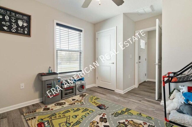 Building Photo - 6002 Colton Blaine Ct