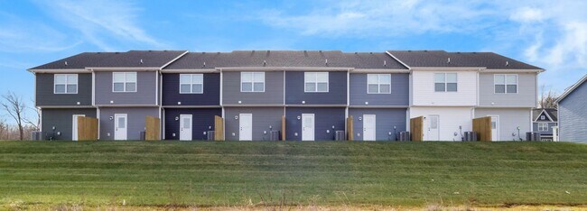 Building Photo - Large 2 Bedroom Luxury Townhome For Rent Near Billy Dunlop Park!