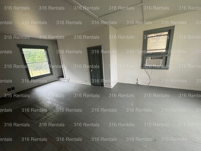 Building Photo - $750 - 2 bed 1 bath - Single Family Home