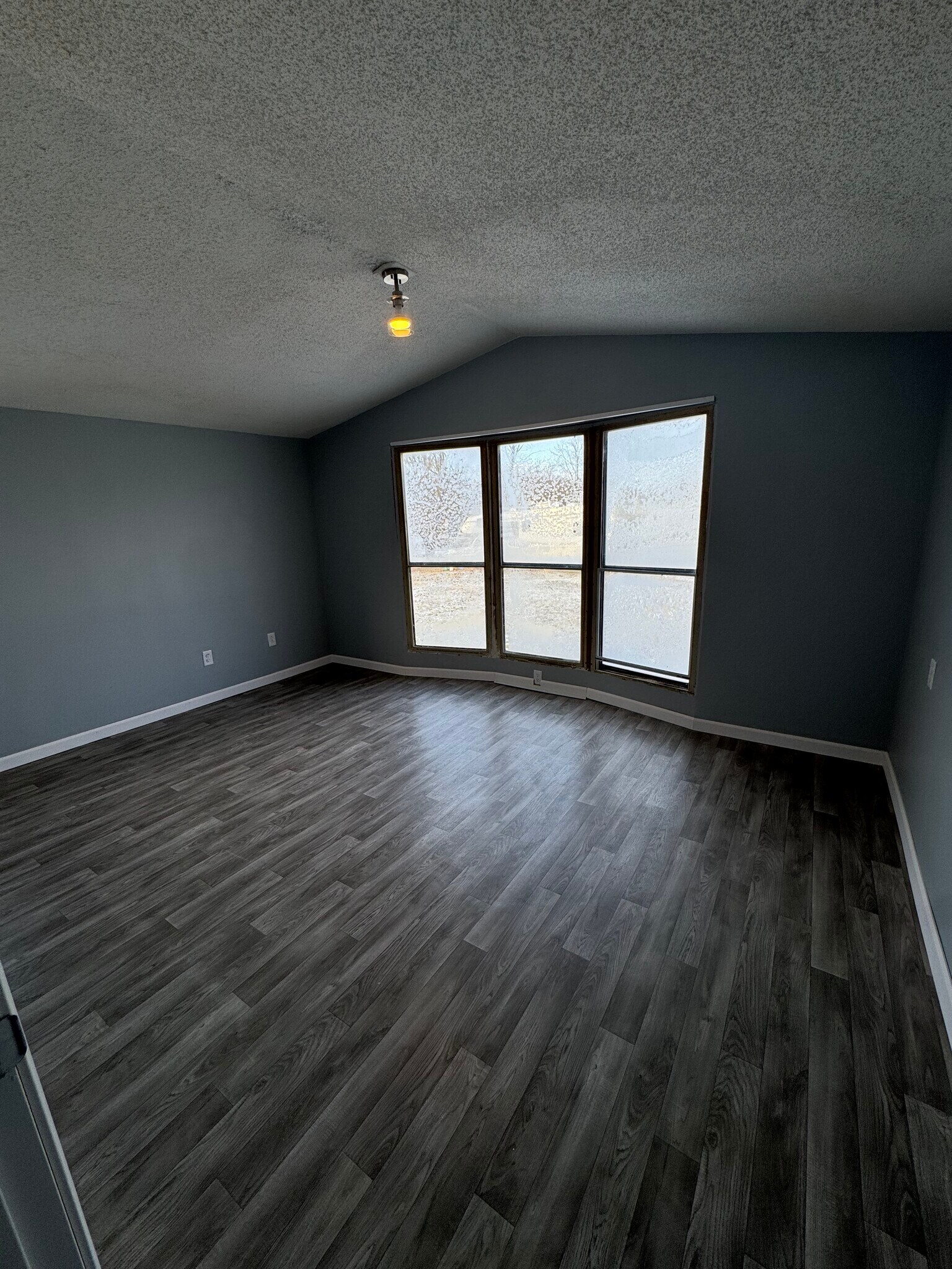 Building Photo - 210 Bluff St