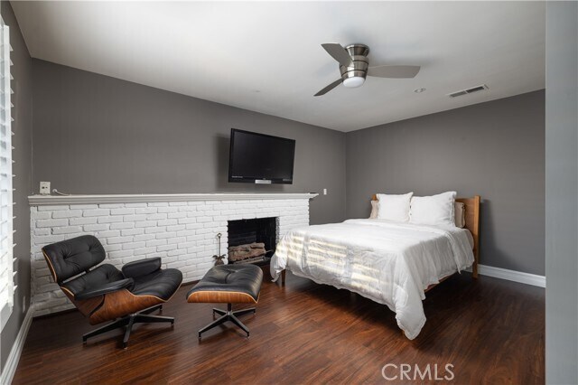 Building Photo - 407 E 16th St