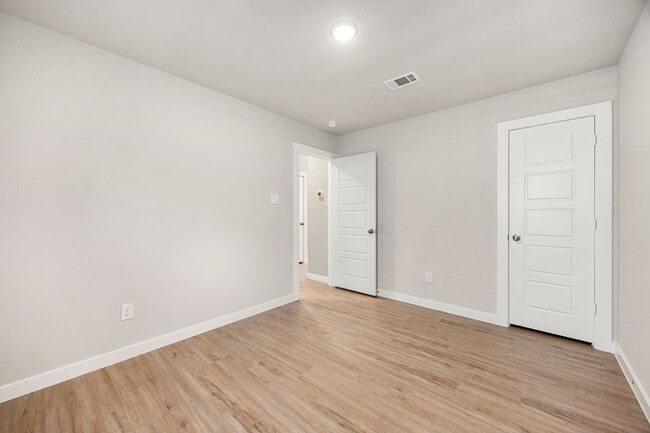 Building Photo - 21618 Coral Mist Dr