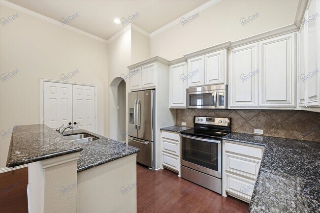 Building Photo - 5629 Hummingbird Ln