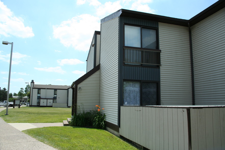 Building Photo - Parkside Houses