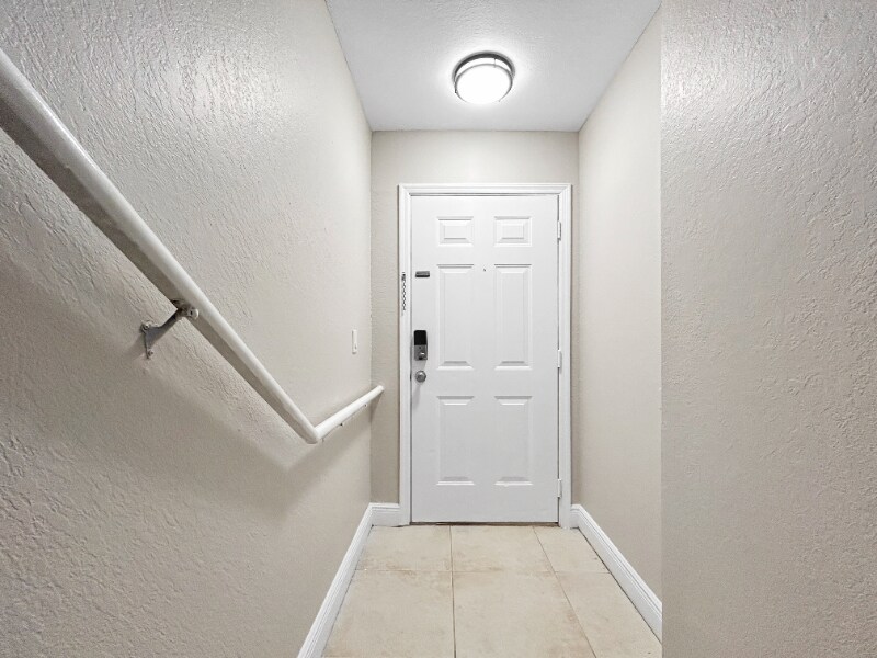 Building Photo - 7424 Vista Way