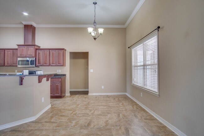 Building Photo - Twelve Oaks Plantation Home with Hardwood Floors, Fireplace & Fenced Backyard