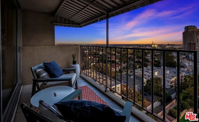 Building Photo - 10450 Wilshire Blvd