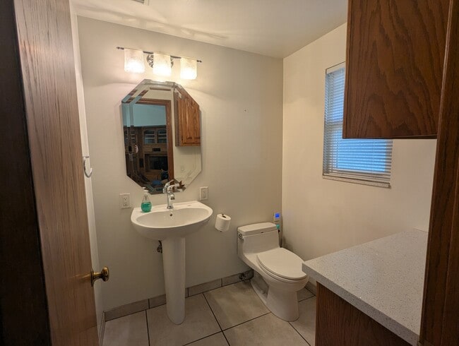 Building Photo - 9041 Emperor Ave