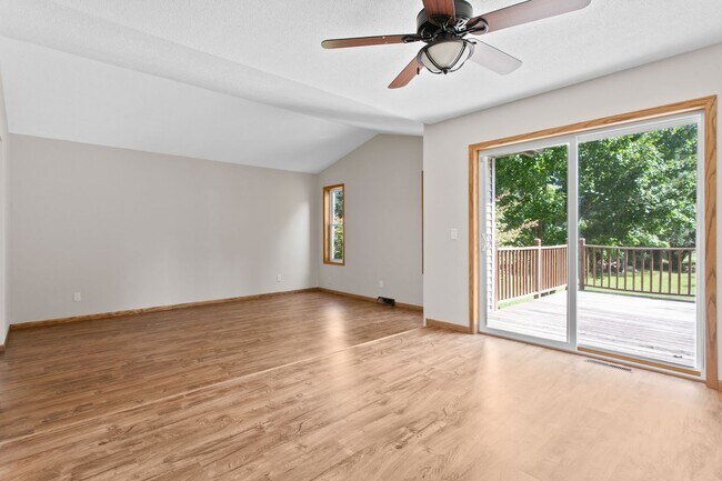 Building Photo - Rent in Andover 4 bd 3 ba 5 garage stalls, 1 AC avail NOW: $2,895/mo plus utilities.