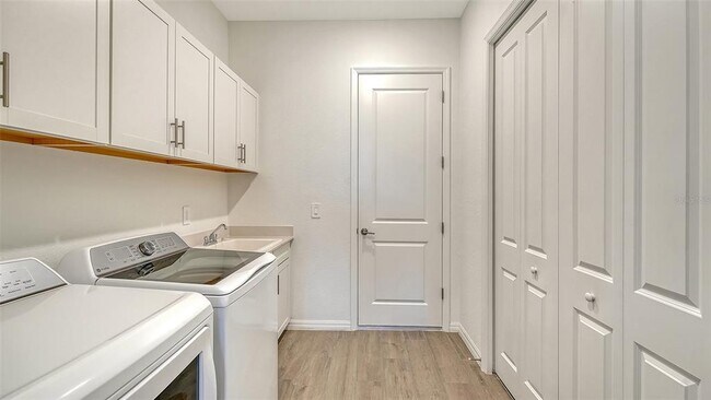 Building Photo - 17160 Albatross Rd