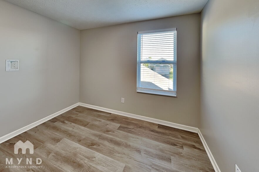 Building Photo - 305 Kear St