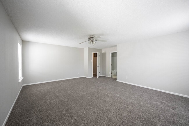 Building Photo - "Charming 4-Bedroom Home in Noblesville with Spacious 2,145 Sq Ft Layout!"