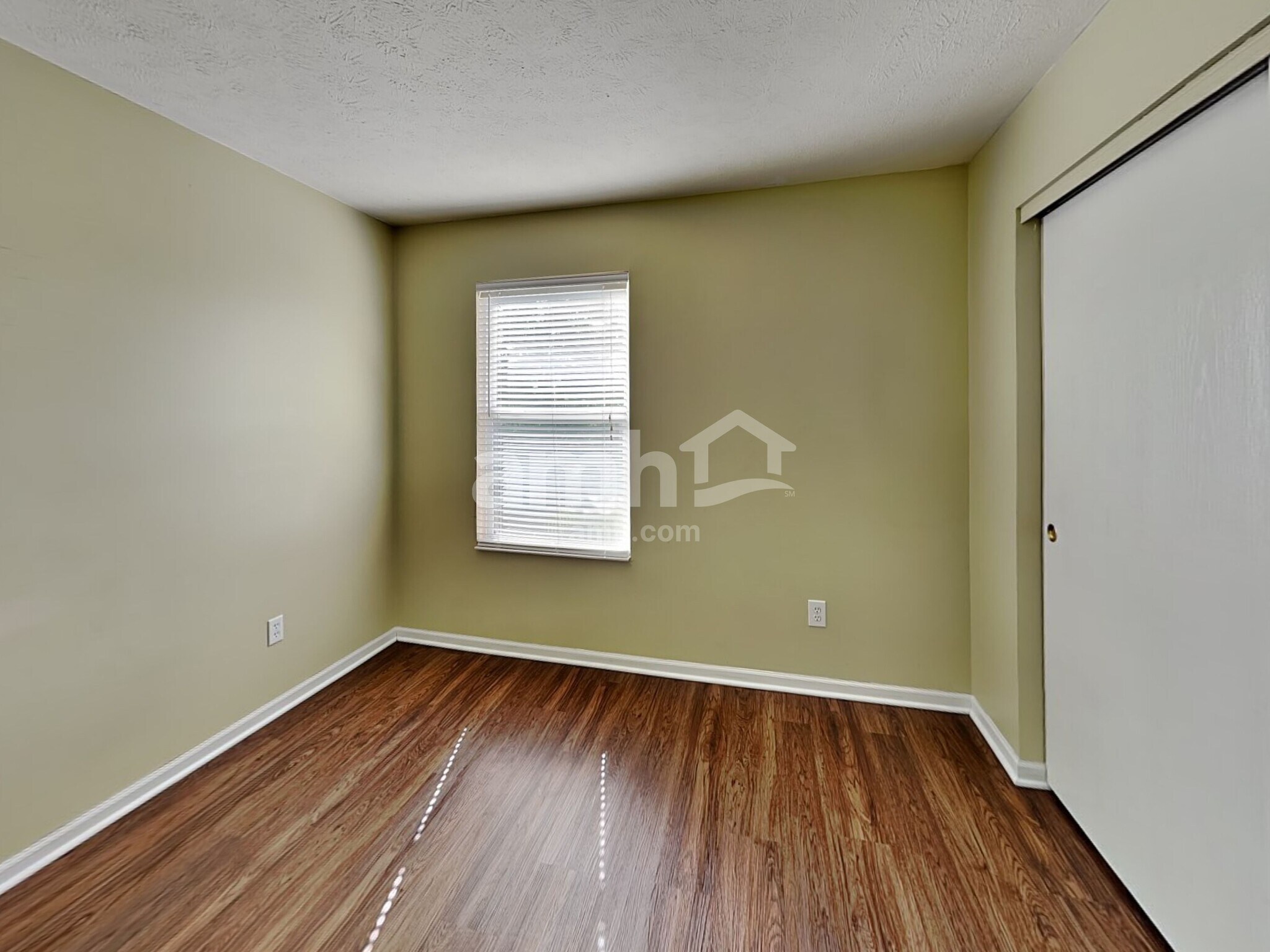 Building Photo - 220 Hartford Ct