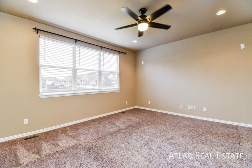 Building Photo - 7974 Irish Dr