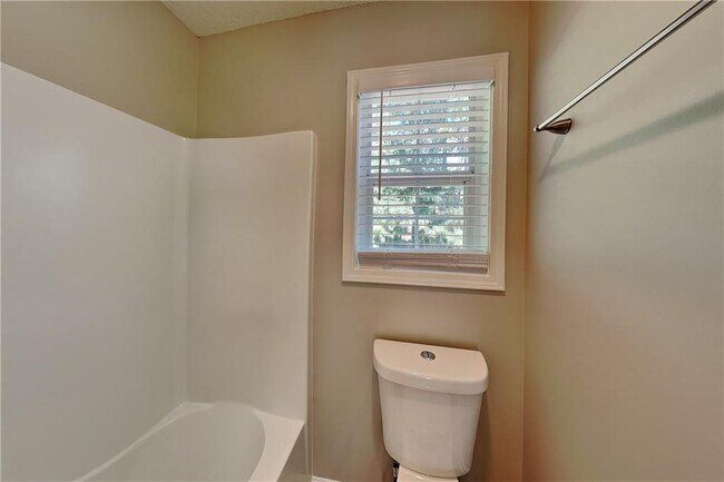Building Photo - 302 Wind Ship Ct