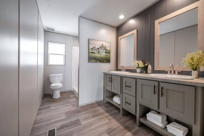 Building Photo - 1800 Oak Grove Rd E