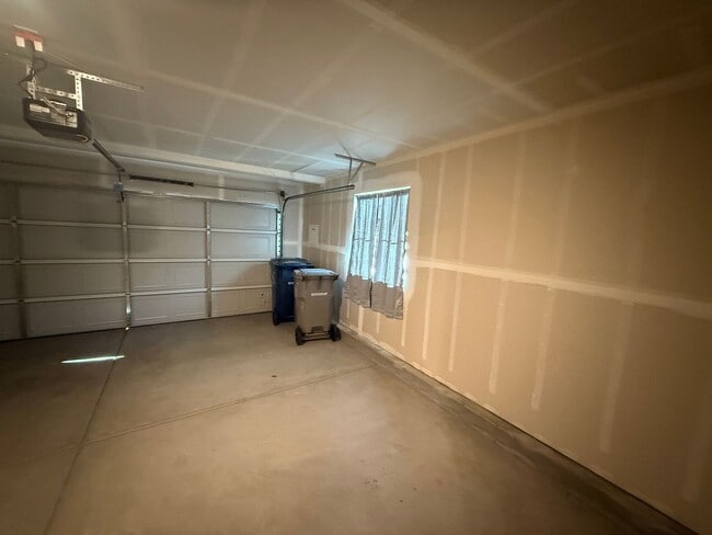 Building Photo - New Home in Gated Community