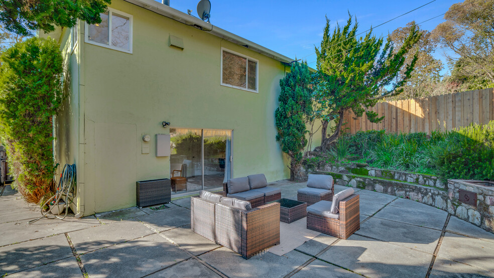 Building Photo - 3441 Stewarton Drive