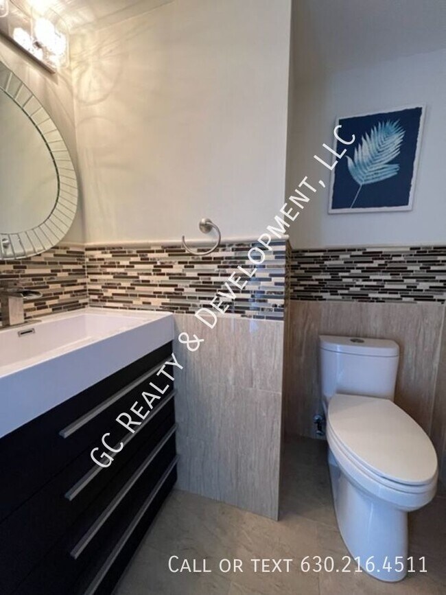 Building Photo - ***HIGHPOINT COMMUNITY / GORGEOUS UPDATED ...