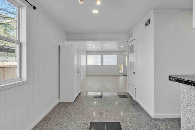 Building Photo - 5210 Woodrow Ave