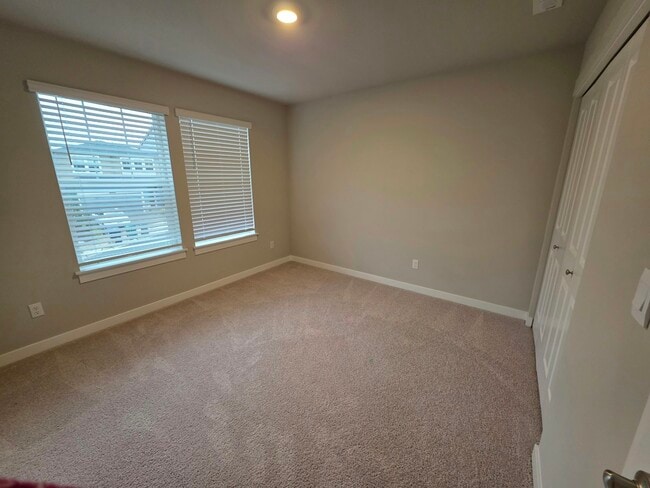 Building Photo - 21118 Meridian Dr SE