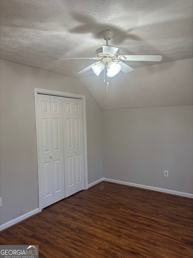 Building Photo - 256 Frederick Dr