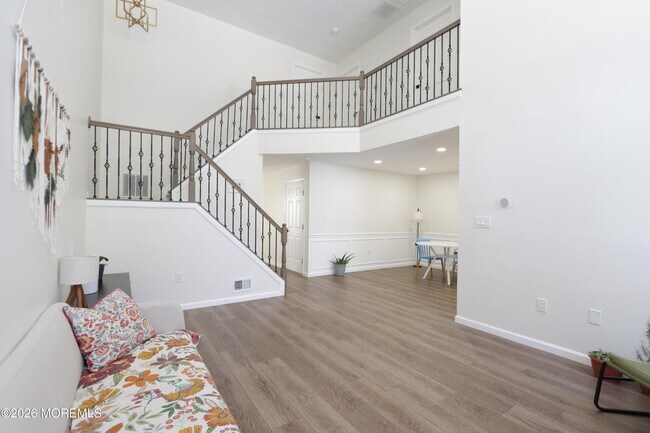 Building Photo - 42 Pennsbury Way