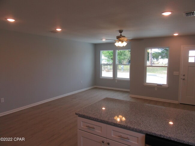 Building Photo - 1132 Mulberry Ave