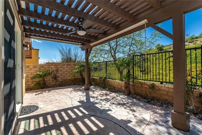 Building Photo - 28629 Farrier Dr