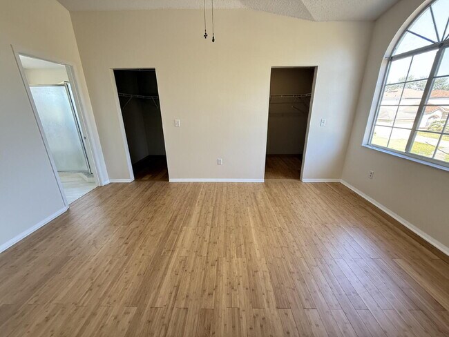 Building Photo - Beautifully remodeled 6 bedroom - 3 bath home in Summerfield Village