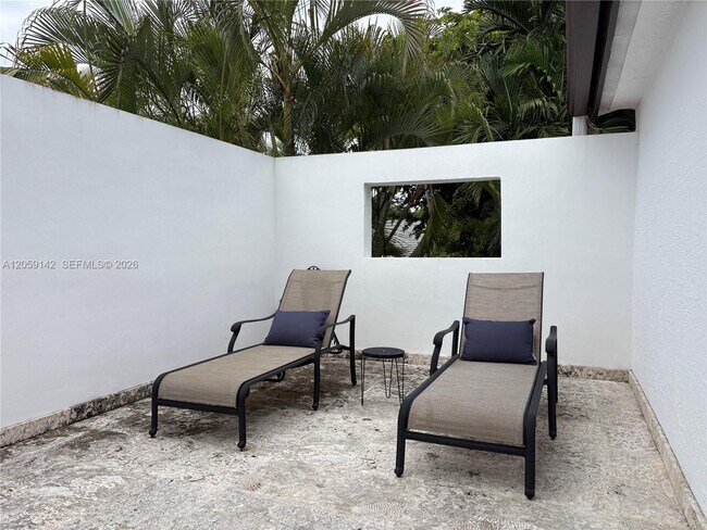 Building Photo - 6610 SW 104th Ct