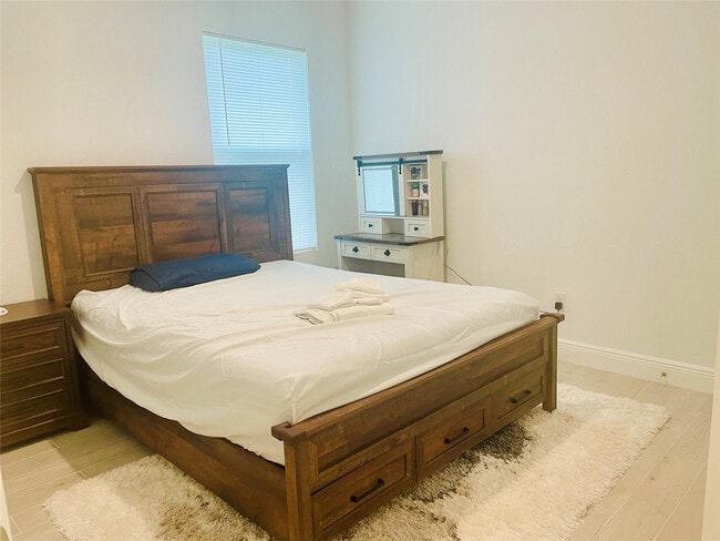 Building Photo - 4614 SW Athena Dr