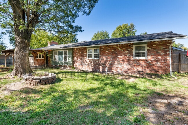 Building Photo - 1126 Farmstead St