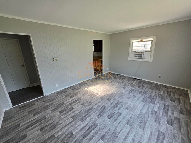 Building Photo - 2 BR