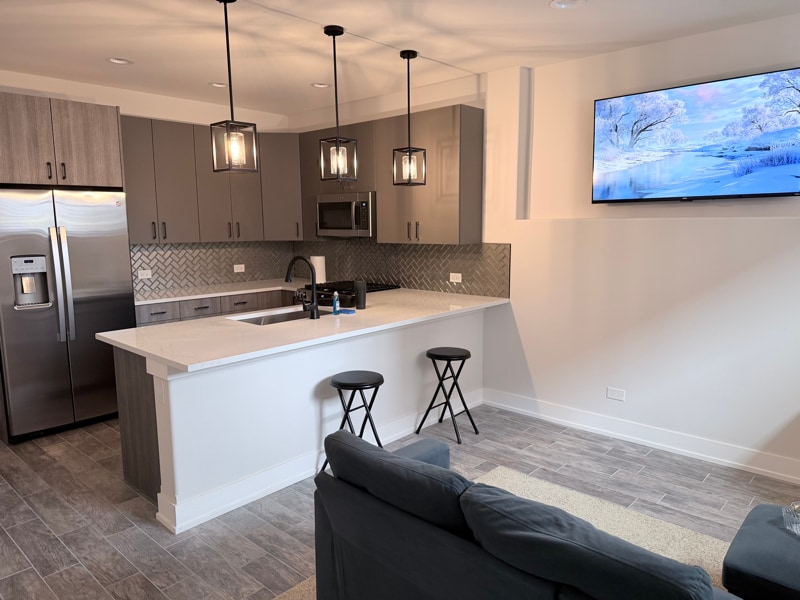 Building Photo - 6530 S Champlain Ave