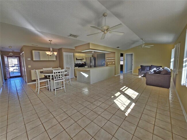 Building Photo - 2088 S Parkton Dr