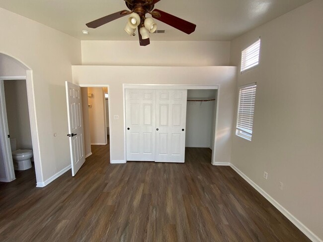 Building Photo - Silver Creek Beauty