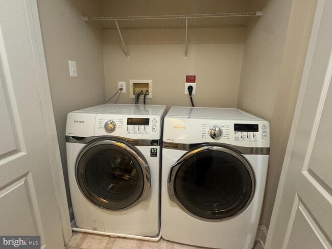 Building Photo - 11888 Country Squire Way