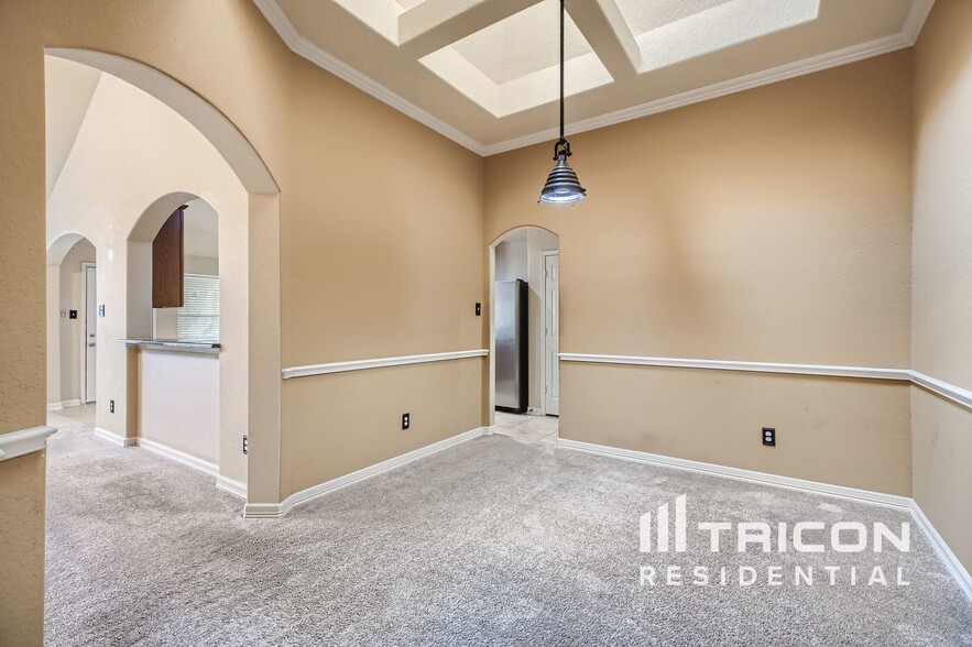 Building Photo - 11634 La Granja