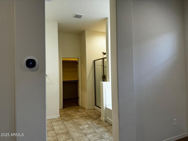 Building Photo - 5526 N 107th Ln