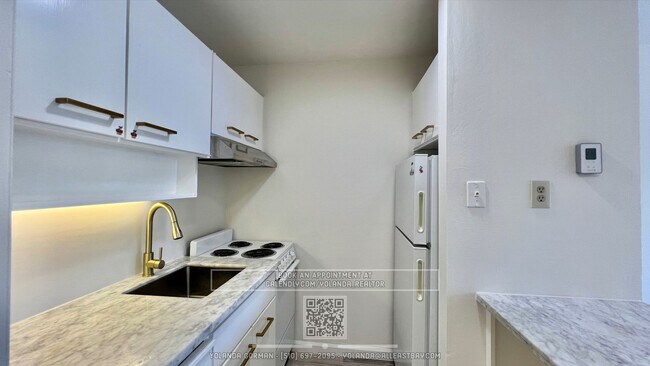 Building Photo - Beautifully Updated Junior 1bd/1ba at reso...