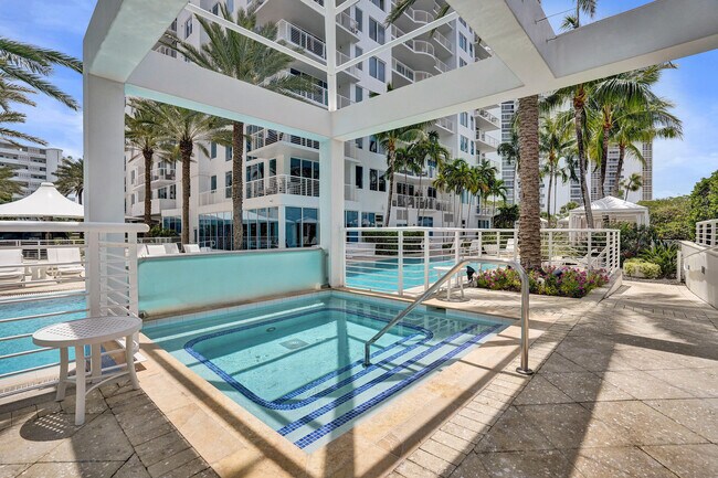 Building Photo - 2821 N Ocean Blvd