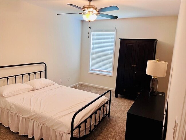 Building Photo - 1602 Silver Oak Dr