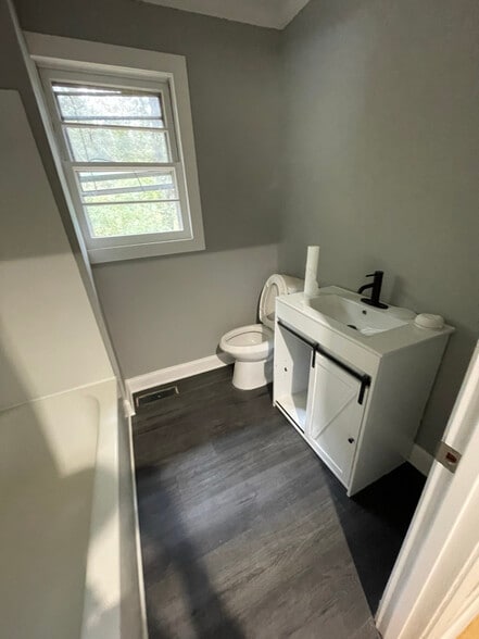 Building Photo - 1535 Troy West Rd