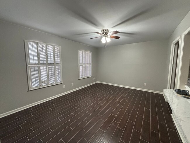 Building Photo - CONDO WITH ALL BILLS PAID