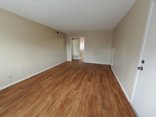 Building Photo - 622 Chauncey Dr